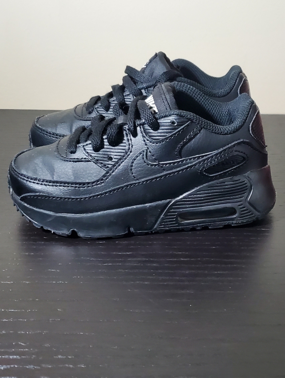 Nike Kids Black Low-Top Air-Inspired Sneakers - Picture 2 of 3